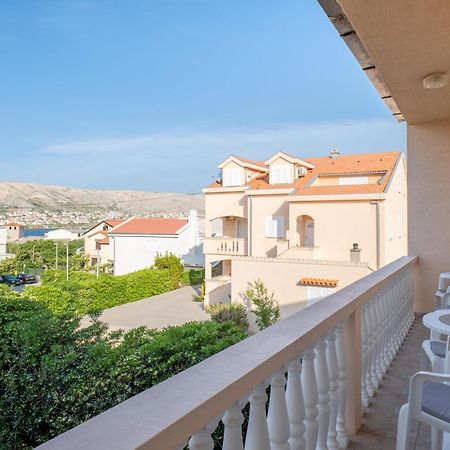 Apartment Wish - Two Bedrooms With 2 Ac Renewed Pag Town Exterior photo