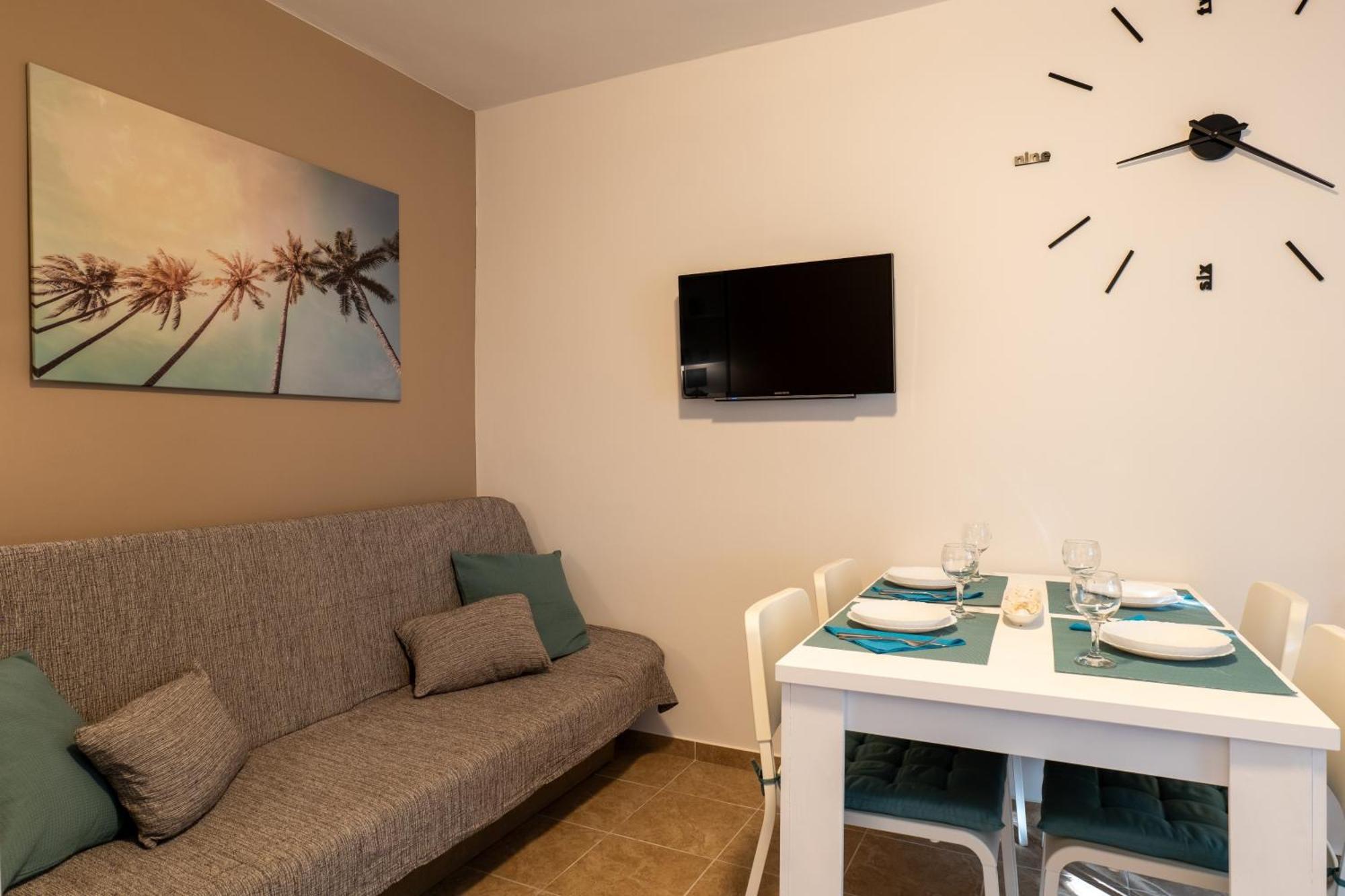 Apartment Wish - Two Bedrooms With 2 Ac Renewed Pag Town Exterior photo